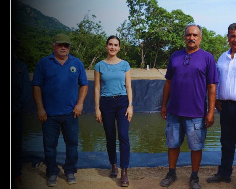 Entrega Rosi Bayardo olla de captación pluvial que beneficiará a productores de mango