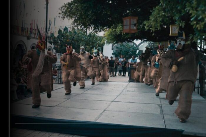 Cientos de personas disfrutan el Festival Tonelhuayo en el jardín de Comala