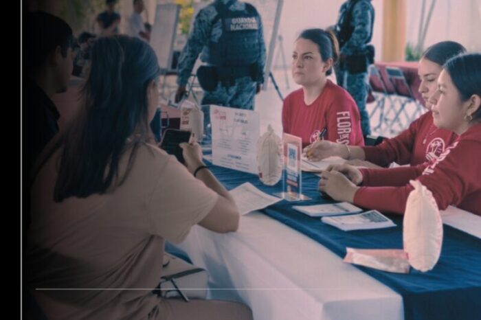 Gobierno de Indira Vizcaíno gestiona más de 350 opciones laborales para jóvenes, en Villa de Álvarez