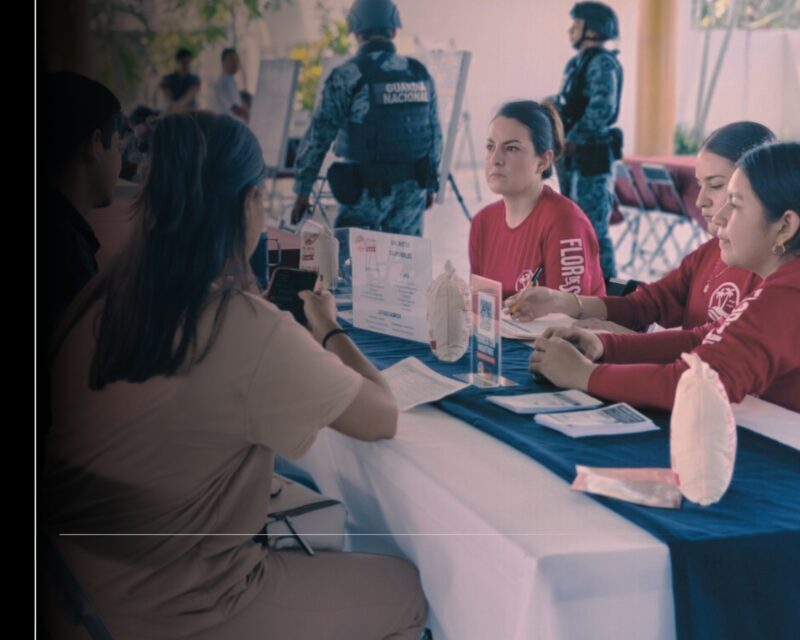 Gobierno de Indira Vizcaíno gestiona más de 350 opciones laborales para jóvenes, en Villa de Álvarez