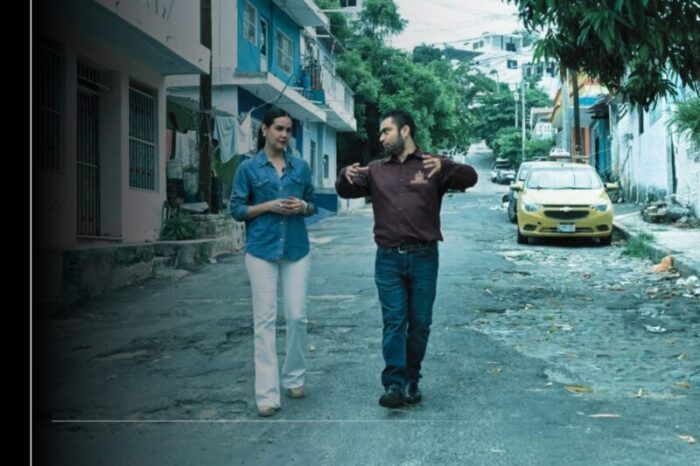 Rosi Bayardo arranca rehabilitación con concreto hidráulico en la calle Arnulfo Flores en Santiago