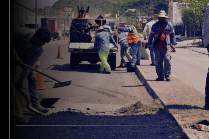 Avanza bacheo y construcción de calles con concreto hidráulico en Manzanillo