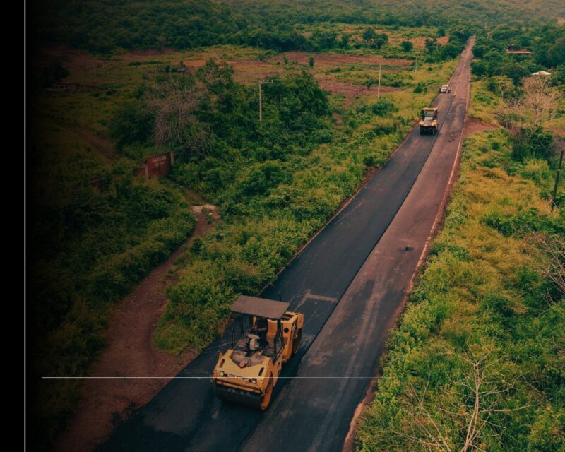 Gobierno del Estado de Colima realiza renivelación en carretera de Armería