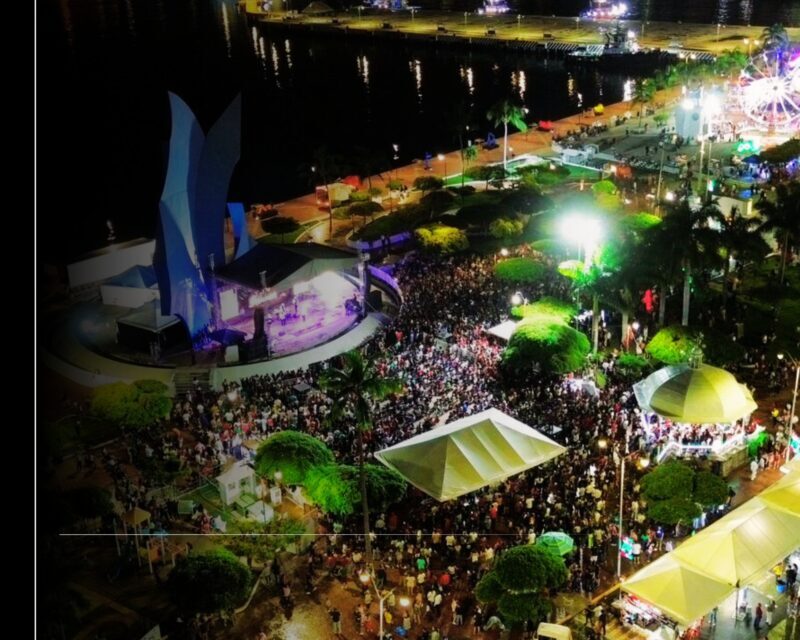 Gran concierto de Los Cadetes de Linares en Manzanillo ante miles de asistentes