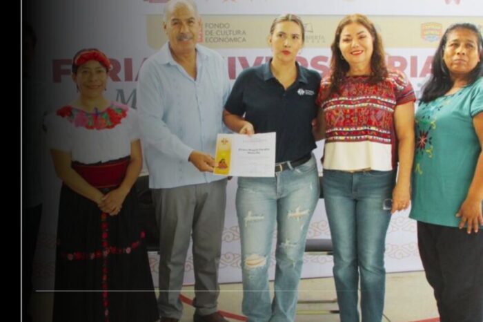 Inaugura titular de Educación Colima la 2ª Feria del Libro de la UIC