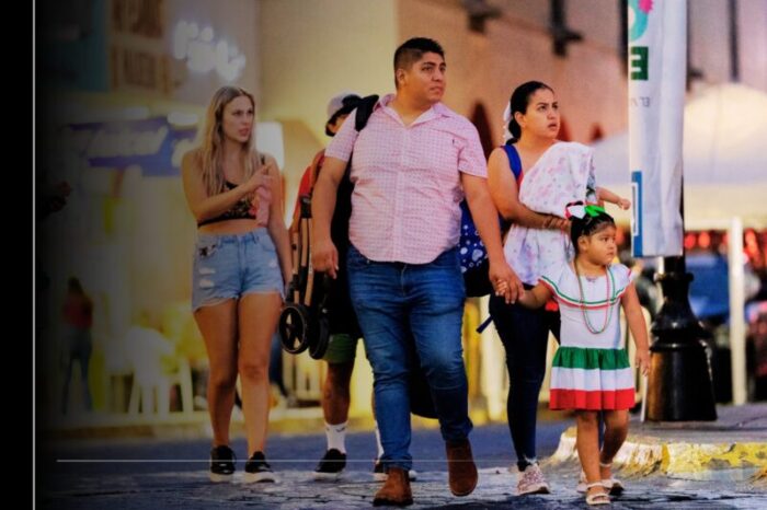 Llegan primeras personas al Jardín Libertad, para conmemorar el Grito de Independencia