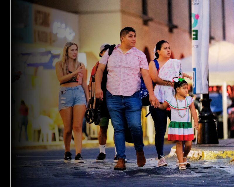 Llegan primeras personas al Jardín Libertad, para conmemorar el Grito de Independencia