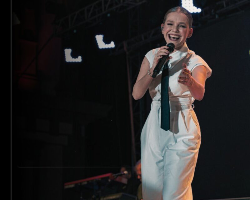 Más de 5 mil asistentes disfrutaron el concierto de Kika Edgar en Colima; se reporta saldo blanco