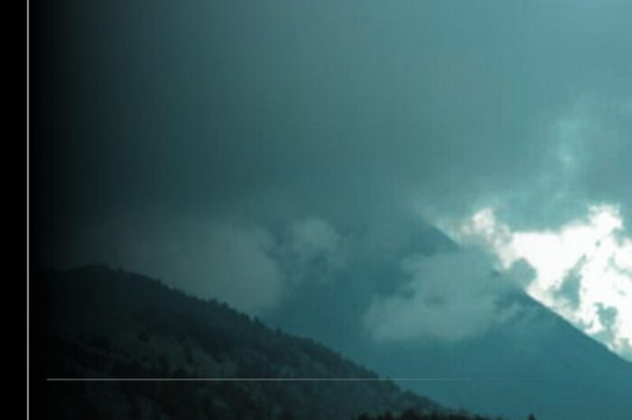 Volcán de Fuego de Colima, en calma y sin riesgo para la población: UEPC