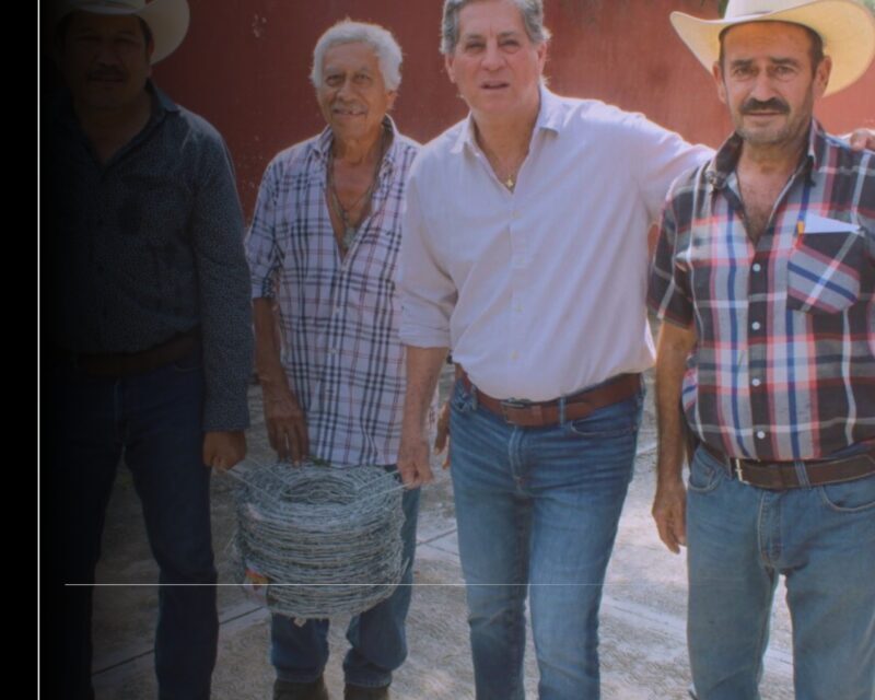 Gobierno del Estado de Colima entrega quintales de alambre en los municipios