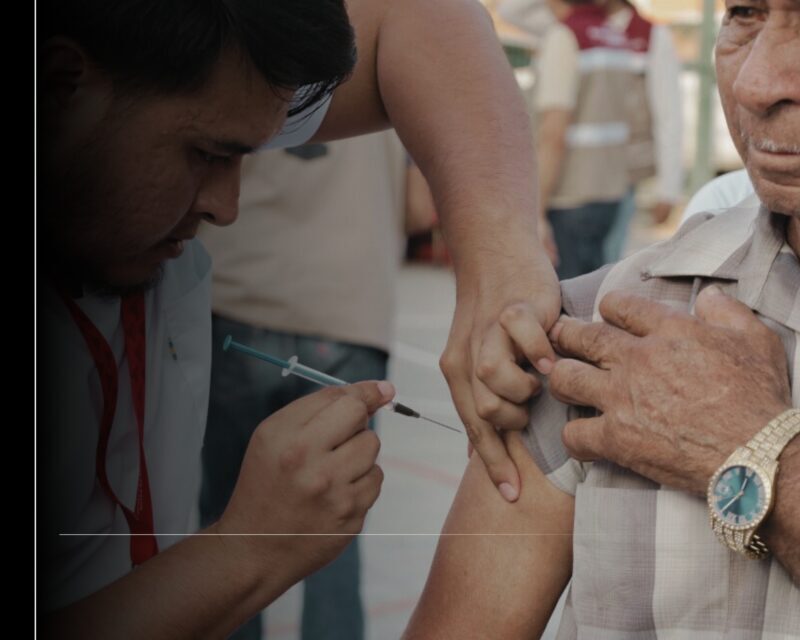 Sector Salud vacuna contra Covid-19 a gestantes, adultos mayores, personas con comorbilidades y personal de salud