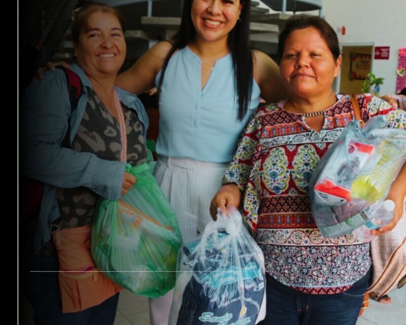 DIF Estatal Colima entrega apoyos asistenciales a 70 familias en situación vulnerable