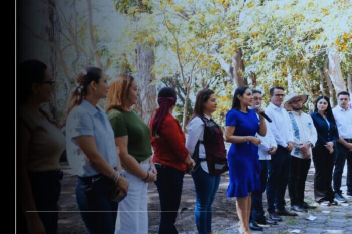 Indira Vizcaíno da banderazo de inicio a construcción del Cecofam, en Parque Regional de Colima