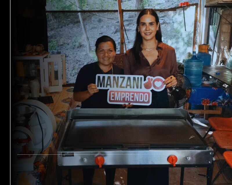 Rosi Bayardo entrega apoyo de #ManzaniYoEmprendo en comunidad de San Buenaventura