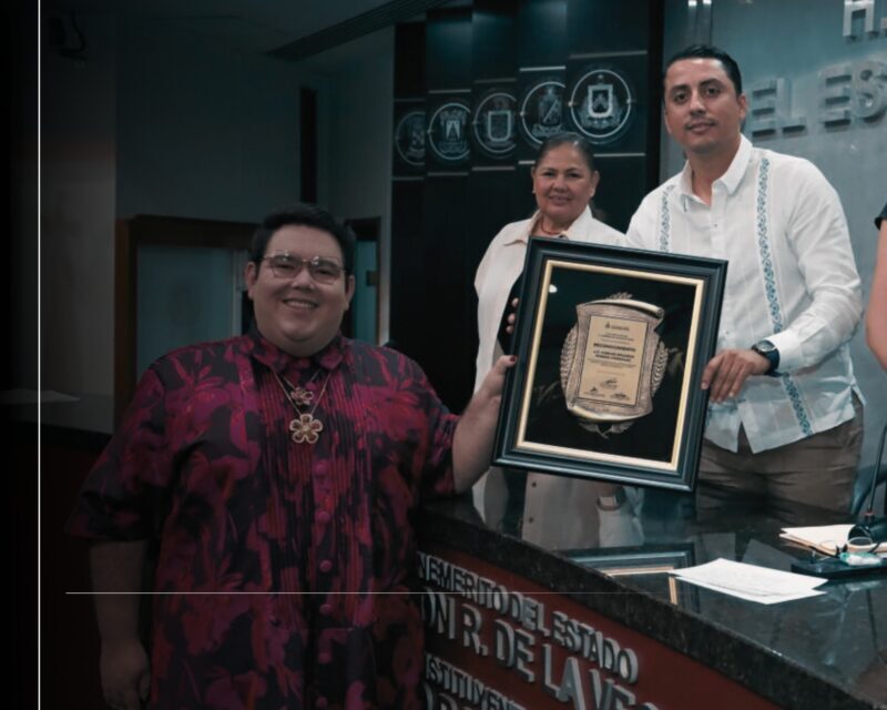 Congreso del Estado reconoce al diseñador colimense Carlos Pineda