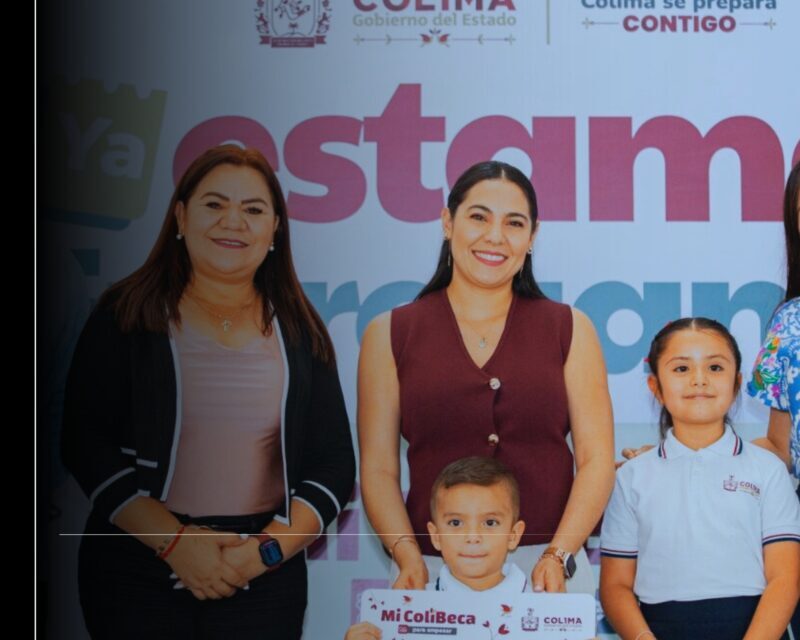 Indira Vizcaíno entrega tarjetas de 'Mi ColiBeca para Empezar' a estudiantes de Cuauhtémoc