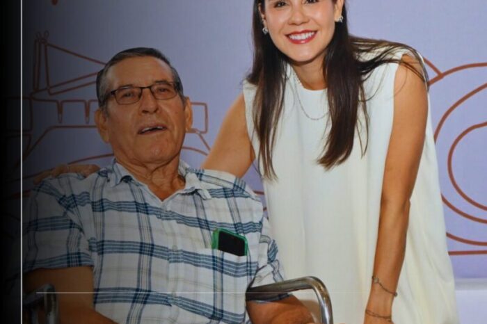 Rosi Bayardo informa resultados de su primer año en comunidades de Manzanillo