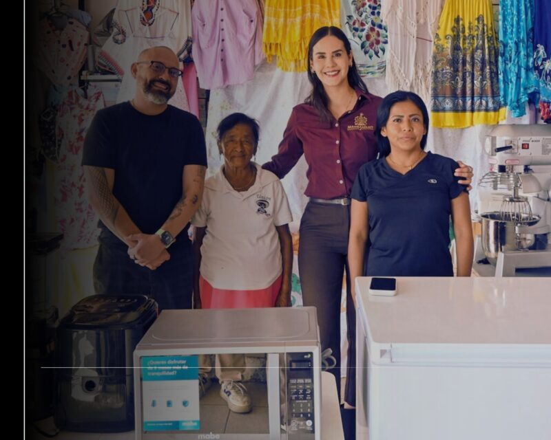 Presidenta Rosi Bayardo respalda a emprendedoras y emprendedores de Manzanillo