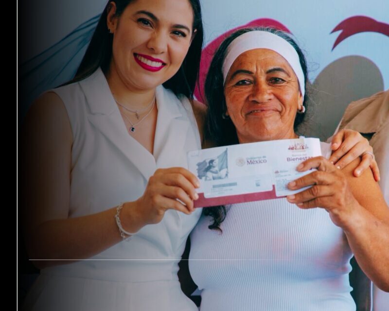 Gobernadora de Colima acompañó a la entrega de tarjetas de Bienpesca en Manzanillo