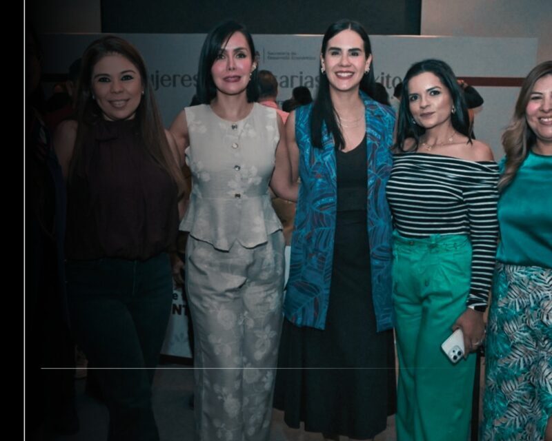 Rosi Bayardo celebra el esfuerzo de mujeres colimenses en Panel “Mujeres Empresarias de Éxito”
