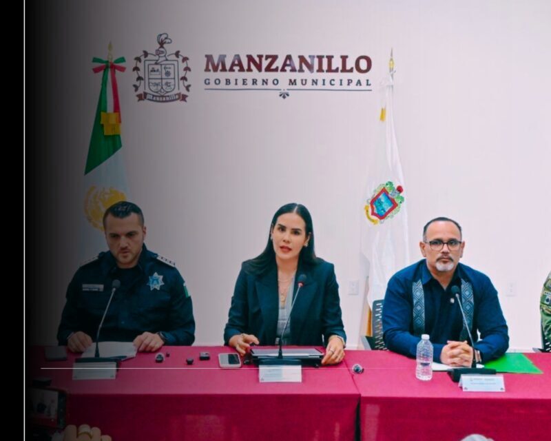 FGE detiene a 8 elementos de la Policía Municipal de Manzanillo por presuntos vínculos con la delincuencia organizada