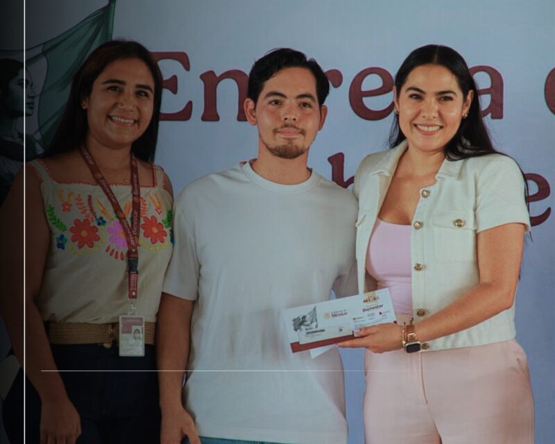 Gobernadora acompañó la entrega de 186 tarjetas de JCF para jóvenes villalvarenses