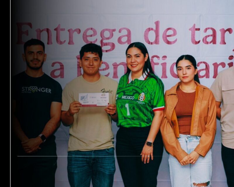 Indira Vizcaíno otorgó más de 300 aparatos auditivos a personas de todo el estado y acompañó entrega de tarjetas JCF