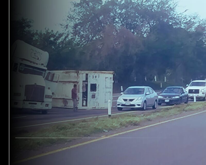 Alerta UEPC Colima sobre accidente en autopista Colima-Guadalajara; vialidad parcialmente obstruida en Cuauhtémoc