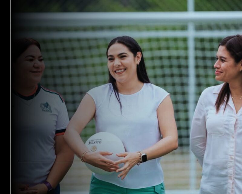 Gobernadora de Colima entregó cancha de futbol 5 en San Joaquín, Cuauhtémoc