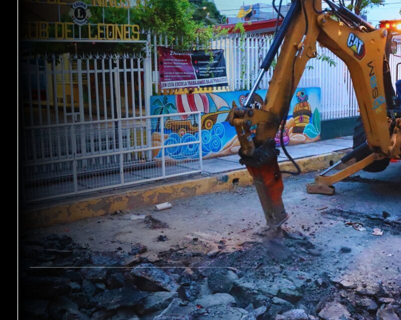 Ayuntamiento de Manzanillo mejora calles del Centro Histórico