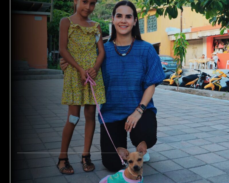 Rosi Bayardo celebra encuentro con integrantes del Mercado Alternativo de Las Brisas, Manzanillo