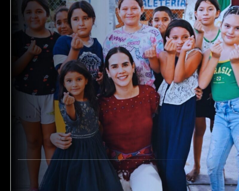 Rosi Bayardo encabeza asamblea en defensa de la soberanía junto a familias de Tecomán