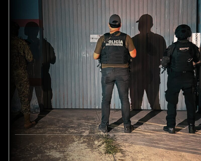 Trabajos de inteligencia permiten asegurar arma larga, droga y 2 vehículos en el municipio de Colima