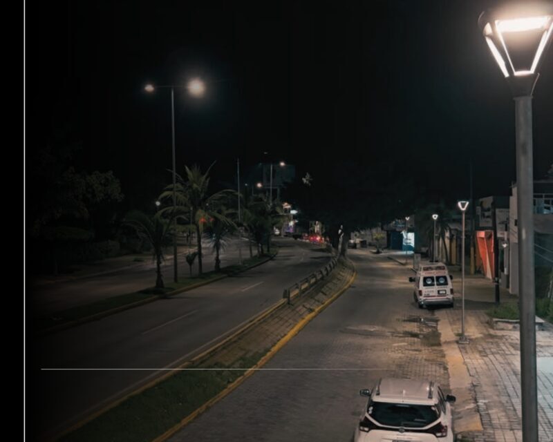 Ayuntamiento de Manzanillo ilumina por primera vez tramo del Jardín de Salagua a avenida Manzanillo