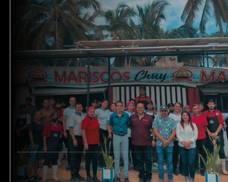 Subsectur Colima capacita a prestadores de servicios turísticos en Tecuanillo sobre atención, calidad y ventas