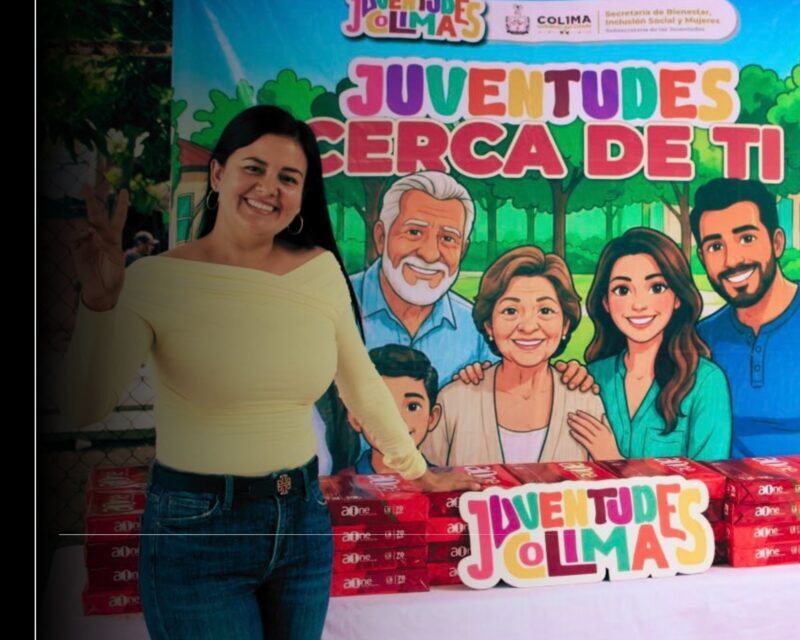 Subsejuv Colima entrega cerca de 200 paquetes de hojas para apoyar estudios de jóvenes