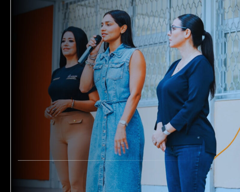 Viri Valencia lleva #ColiBecas a estudiantes de la Secundaria Constitución de 1957