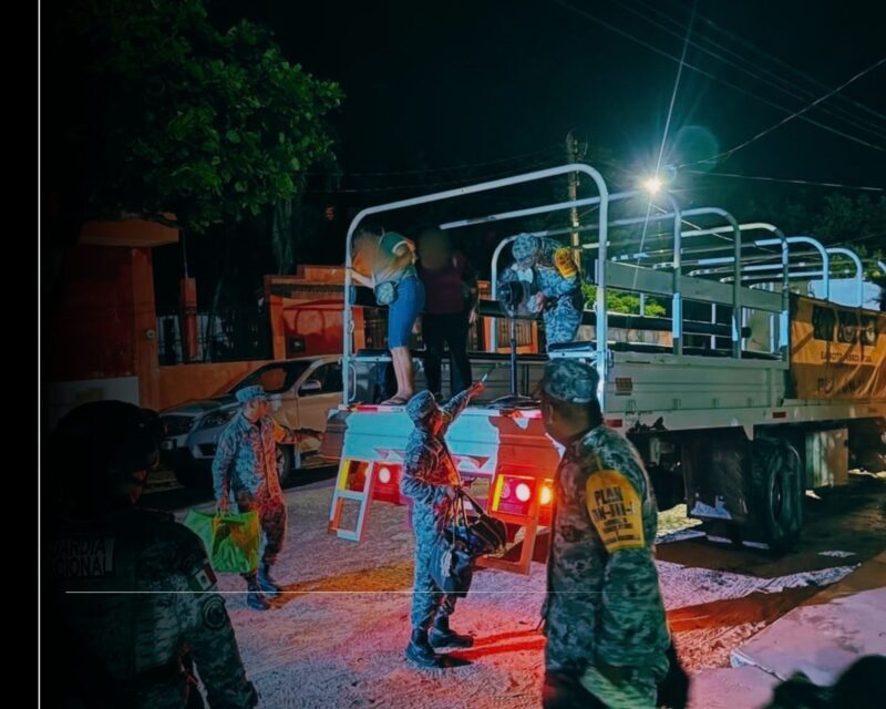 DIF Manzanillo brinda atención a familias en refugios temporales por el huracán Simón