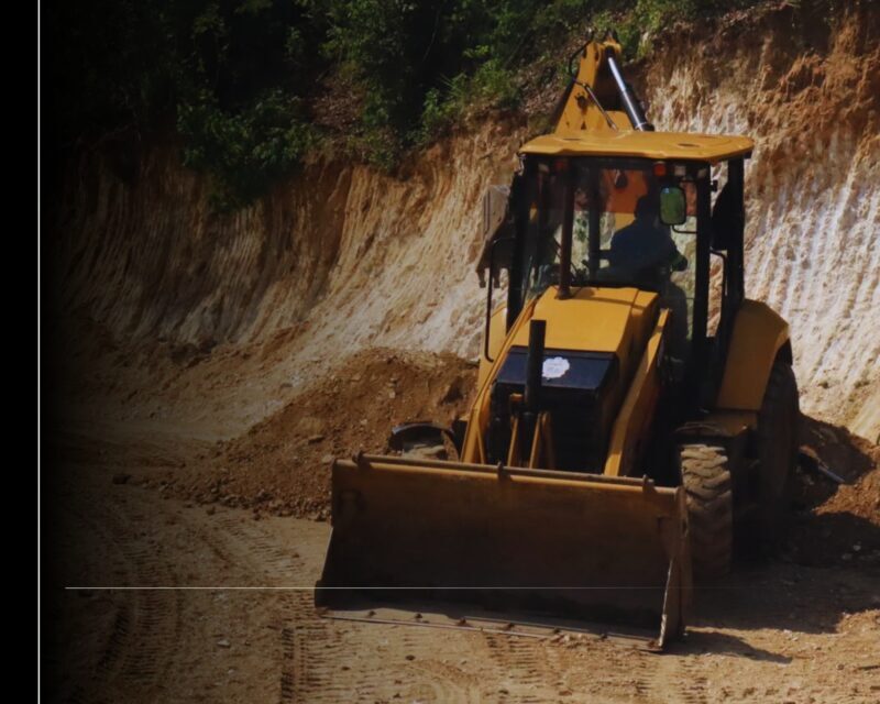 Ayuntamiento de Manzanillo construye bordo de captación pluvial en Agua Zarca; beneficiará a 50 productores